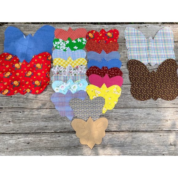 Vintage 1950s Lot of 70 Butterfly quilt Blocks Floral, plaid, Chambray - Picture 13 of 14